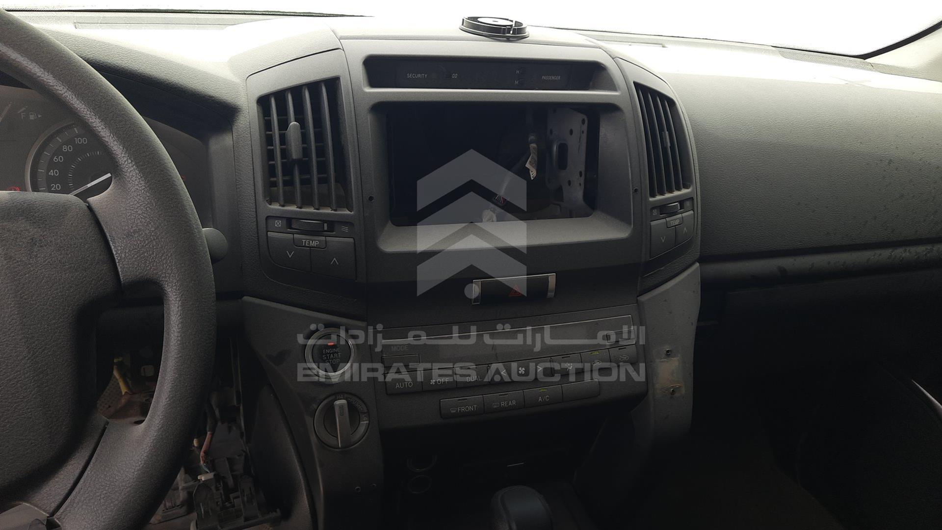 2011 TOYOTA LAND CRUISER VIN: JTMDU09J8B4034801