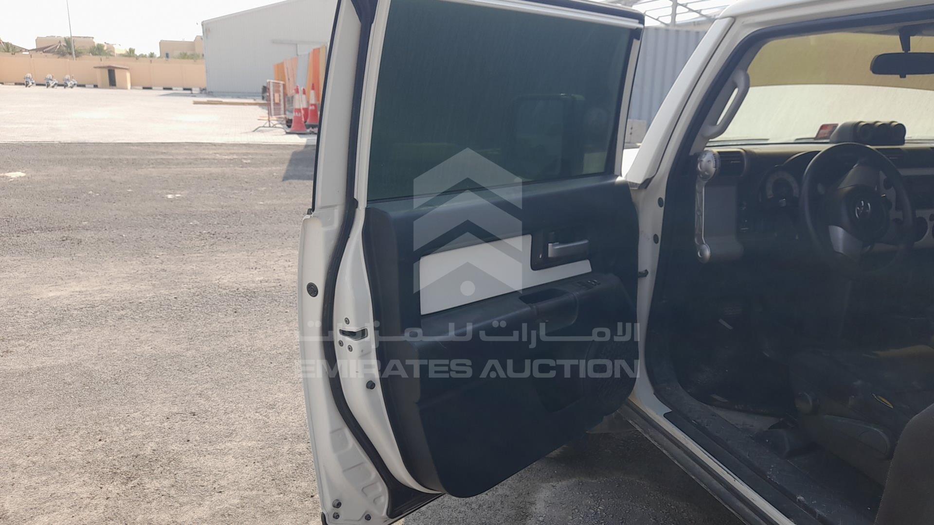 2014 TOYOTA FJ CRUISER VIN: JTEBU11F3EK195394