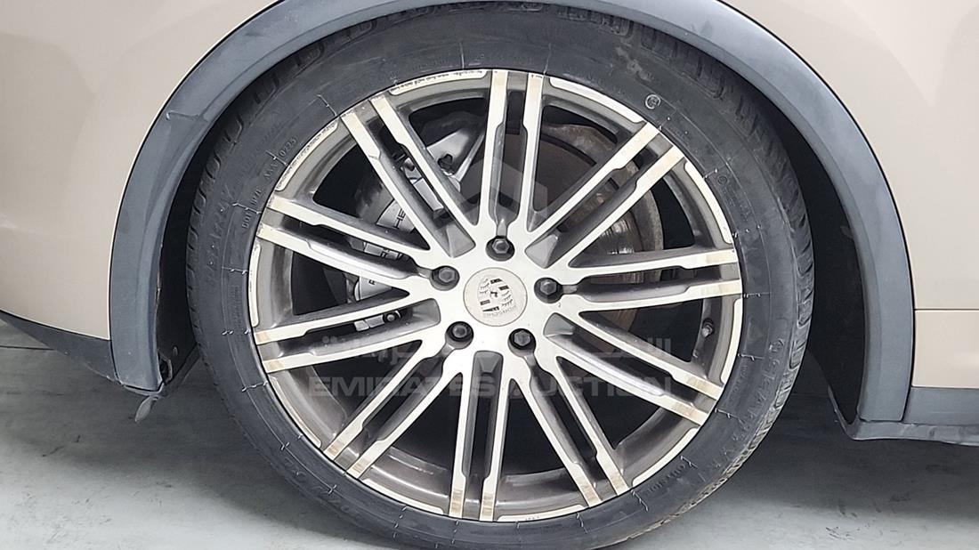2016 Porsche Cayenne — Front Left Tyre — Photo 34