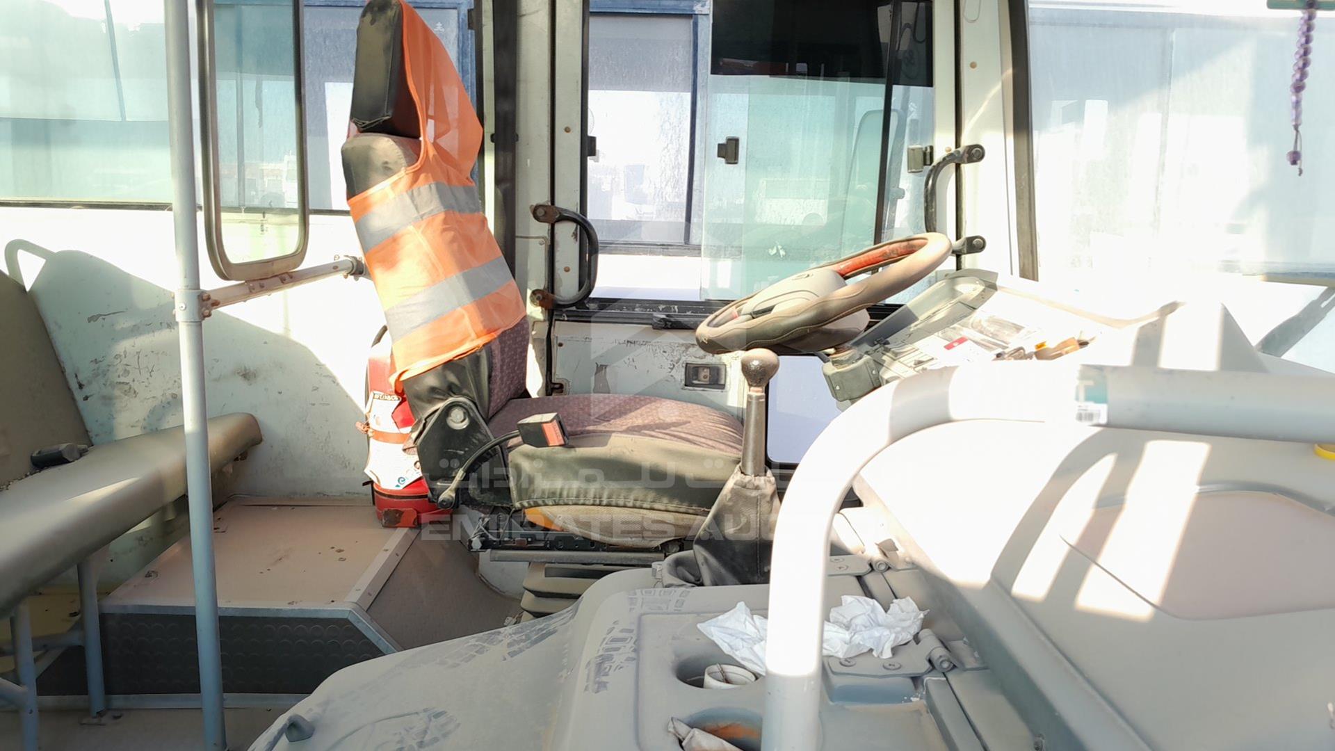 2014 TATA LPO1618 VIN: MAT449253E0L00526