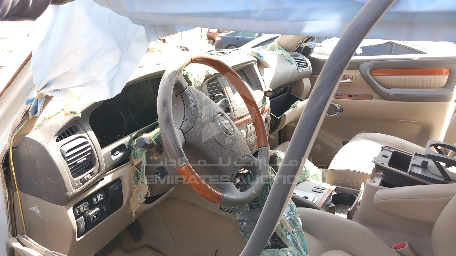 2006 LEXUS LX 470 VIN: JTJHT00W464007210