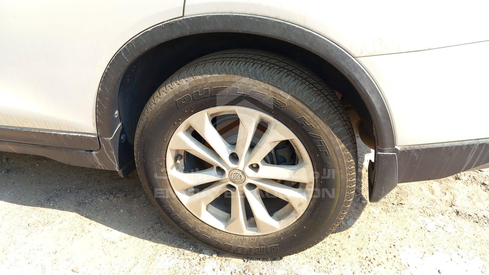 2015 NISSAN X-TRAIL VIN: JN1BT2MW9FW002705