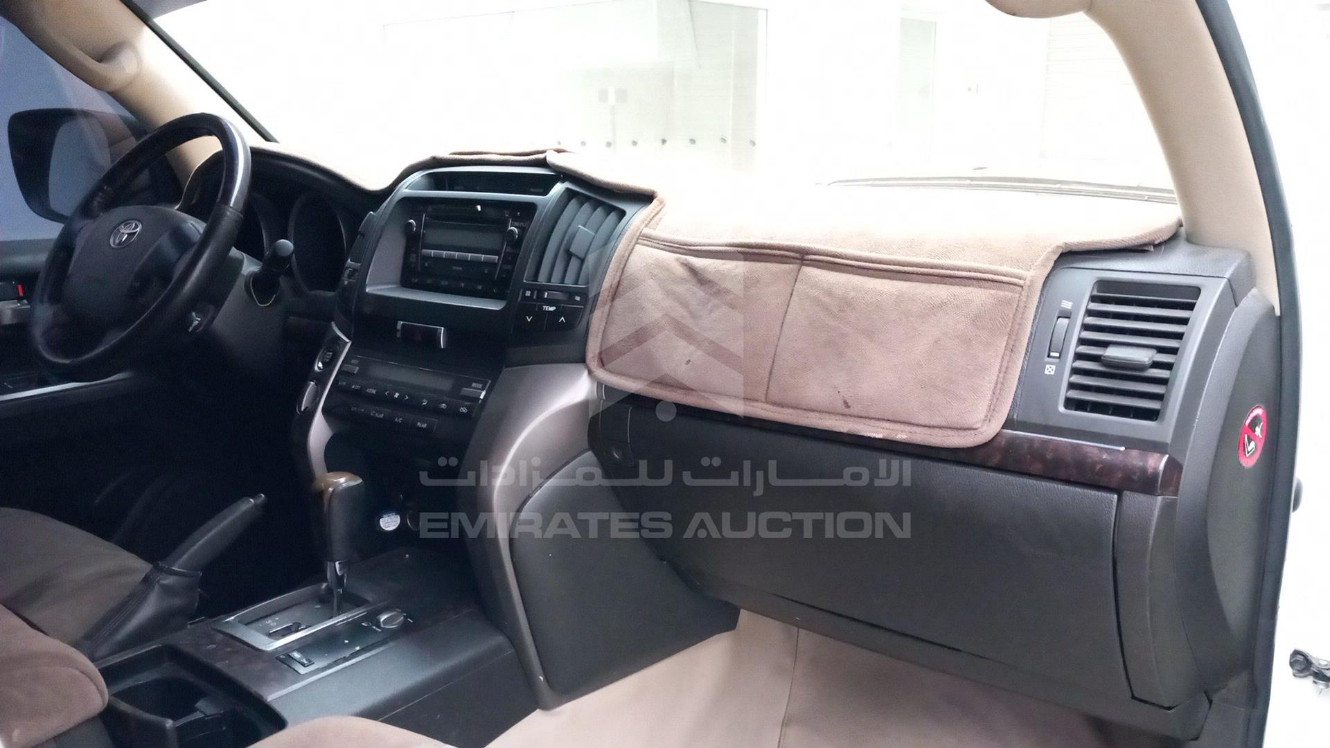 2010 TOYOTA LAND CRUISER VIN: JTMHT05JXA4032928