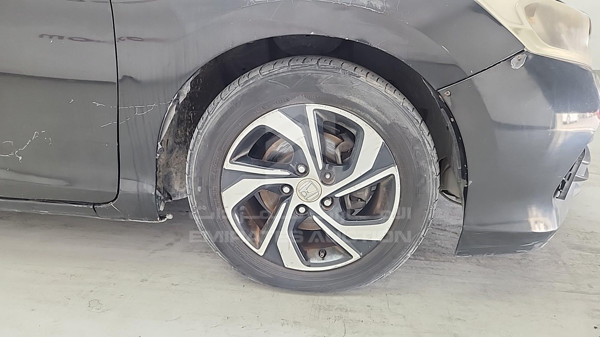 2017 HONDA ACCORD VIN: 1HGCR2F39HA102131