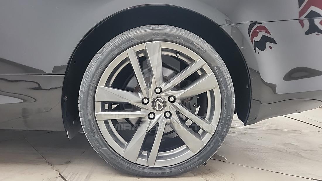 2014 Lexus IS300 — Rear Left Tyre — Photo 33
