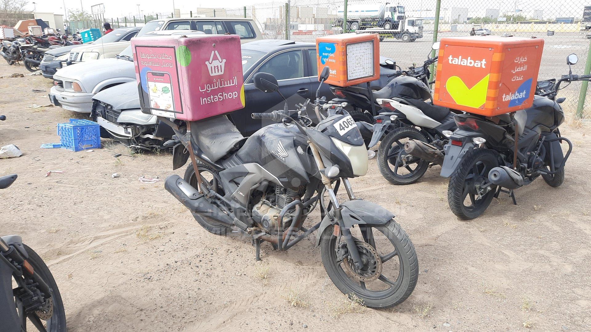 2016 HONDA CBR VIN: ME4KC2033G8002198