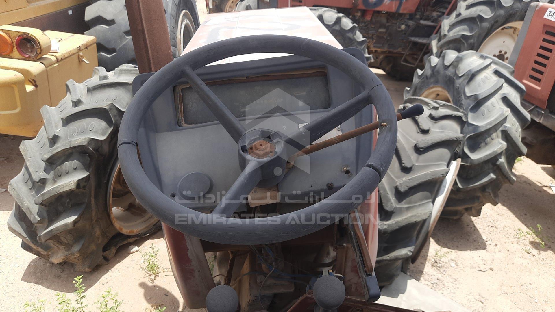 0 TRACTOR --- VIN: 001064401