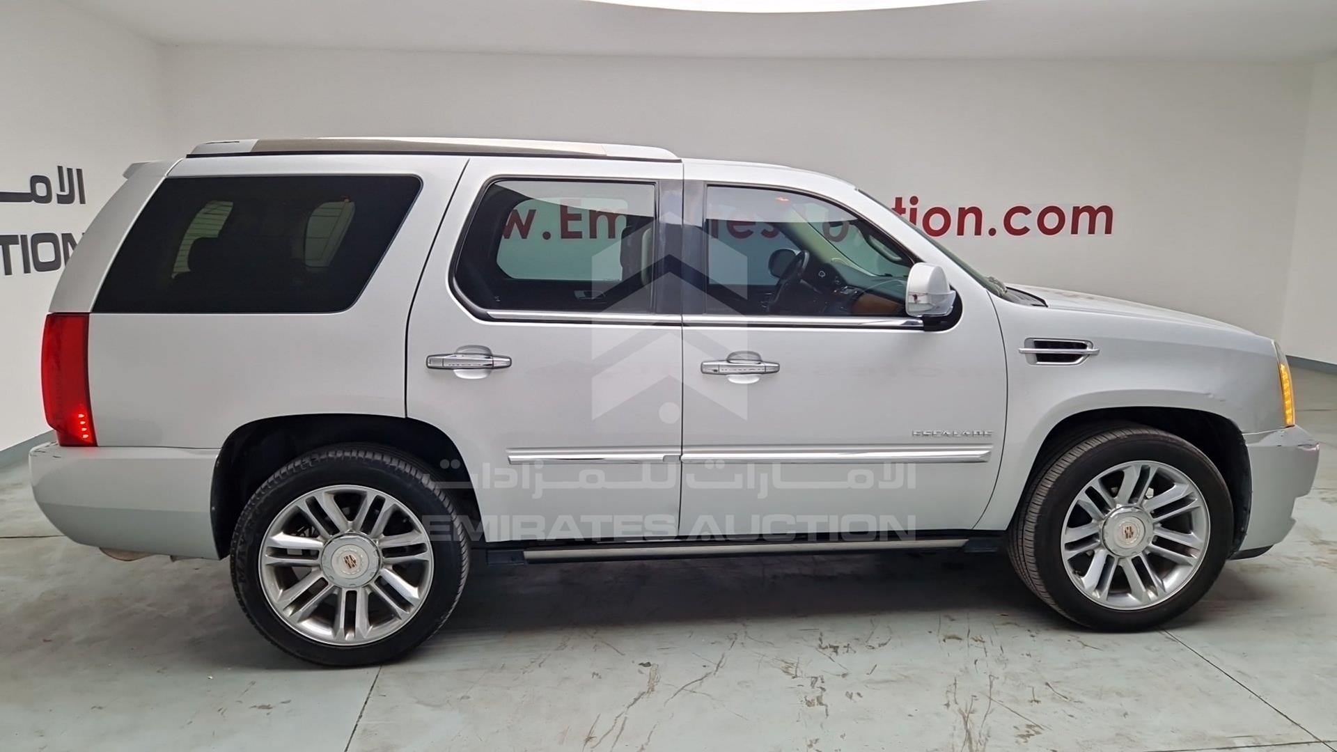 2014 CADILLAC ESCALADE VIN: 1GYS47EF0ER112197