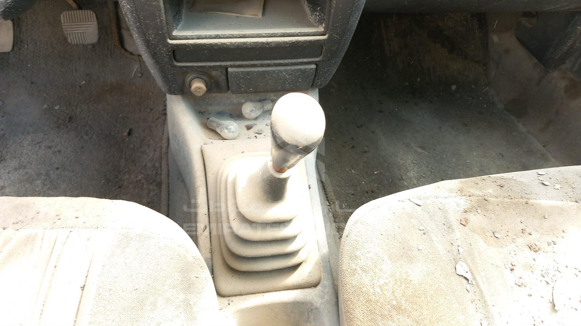 1999 NISSAN SENTRA VIN: JN1BB41S8XW002552