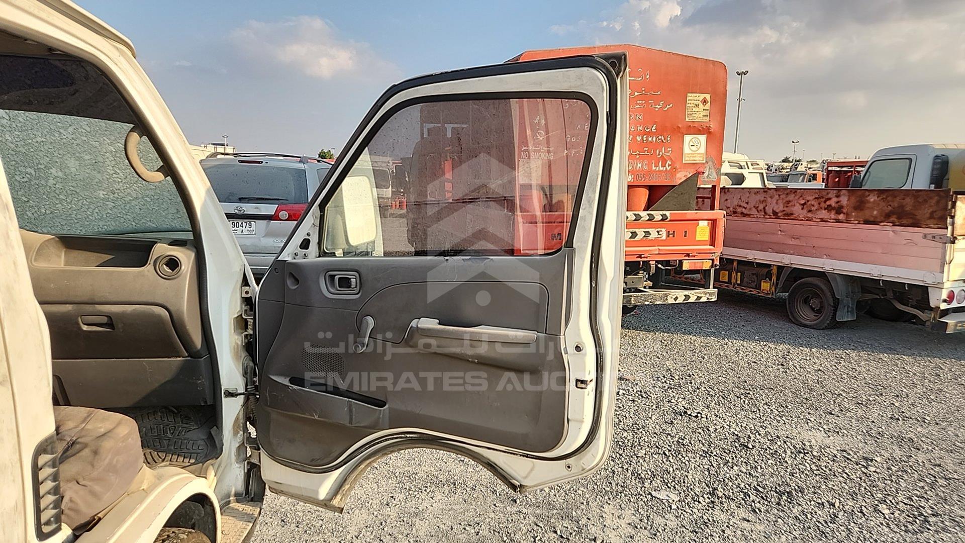 2006 NISSAN URVAN VIN: JN6FE52SX6X408204