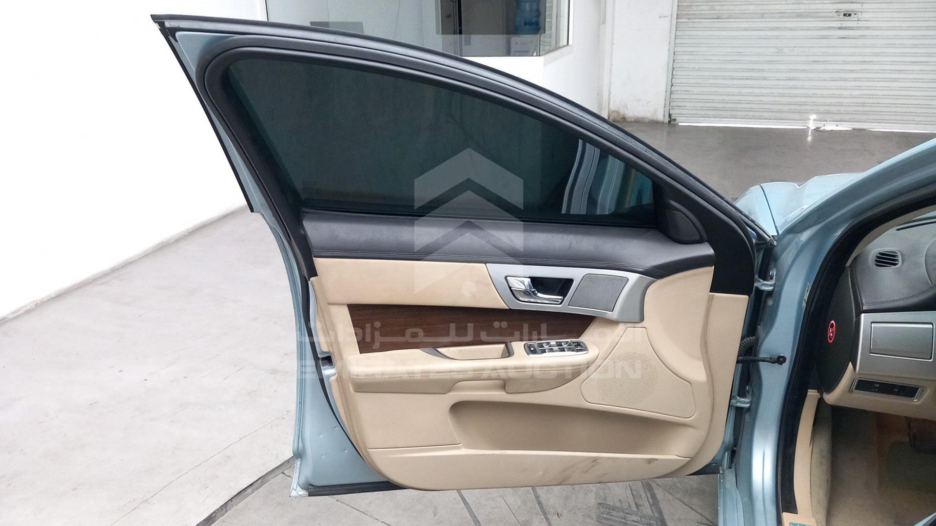 2013 JAGUAR XF VIN: SAJAA05A3D8S74353