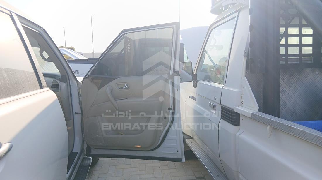 نيسان باترول 2019 — الباب الأمامي الأيمن — صورة 24