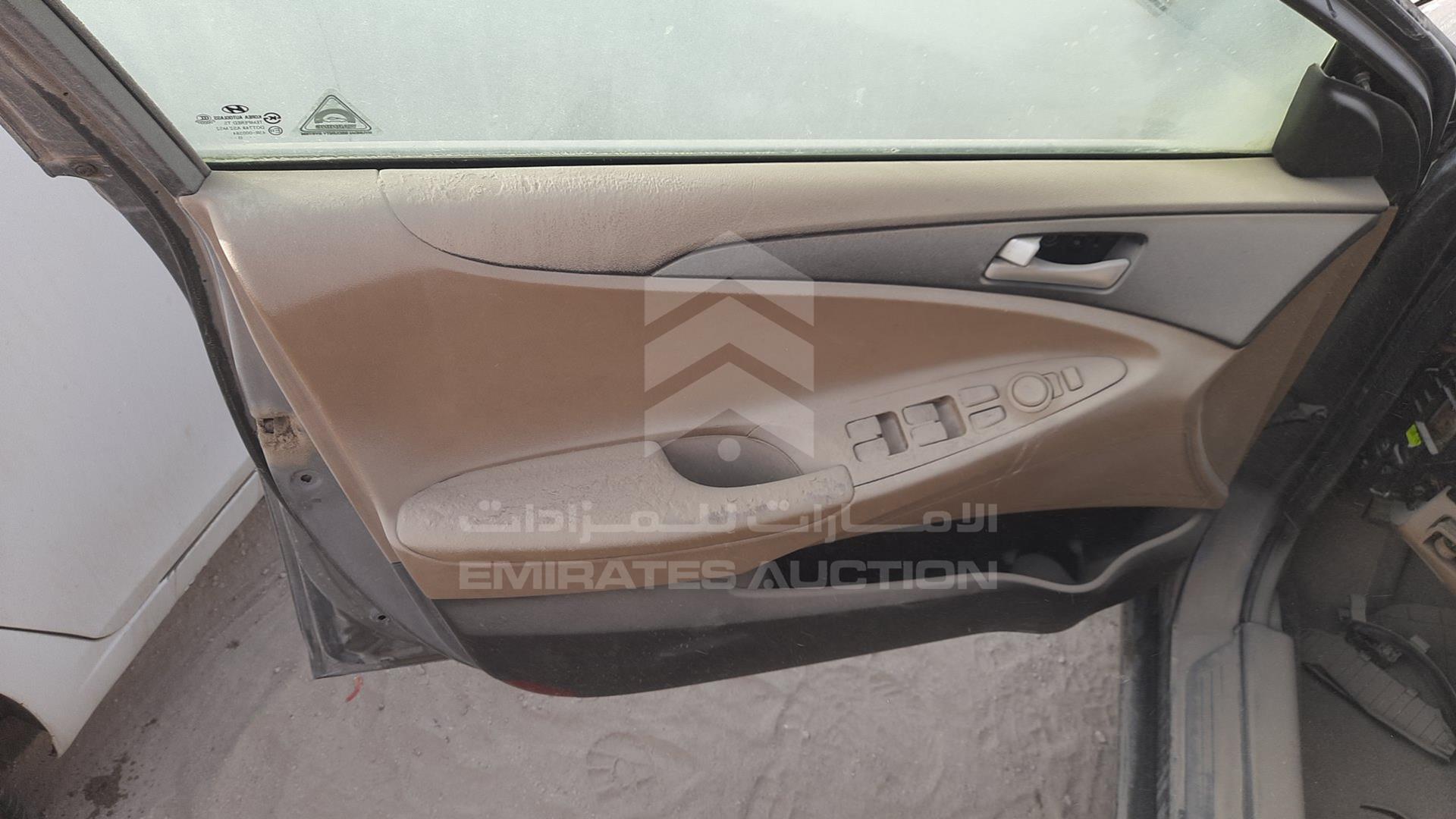 2014 HYUNDAI SONATA VIN: KMHEB41C5EA602180