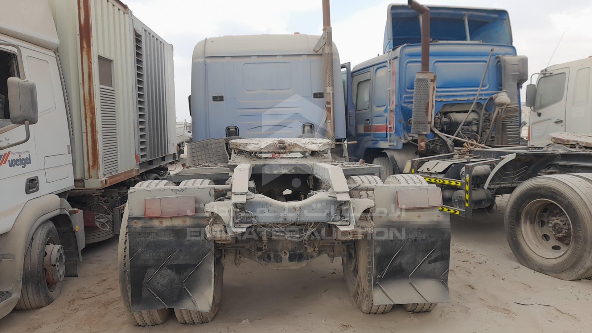 2002 SCANIA 124G VIN: YS2P4X20021274580