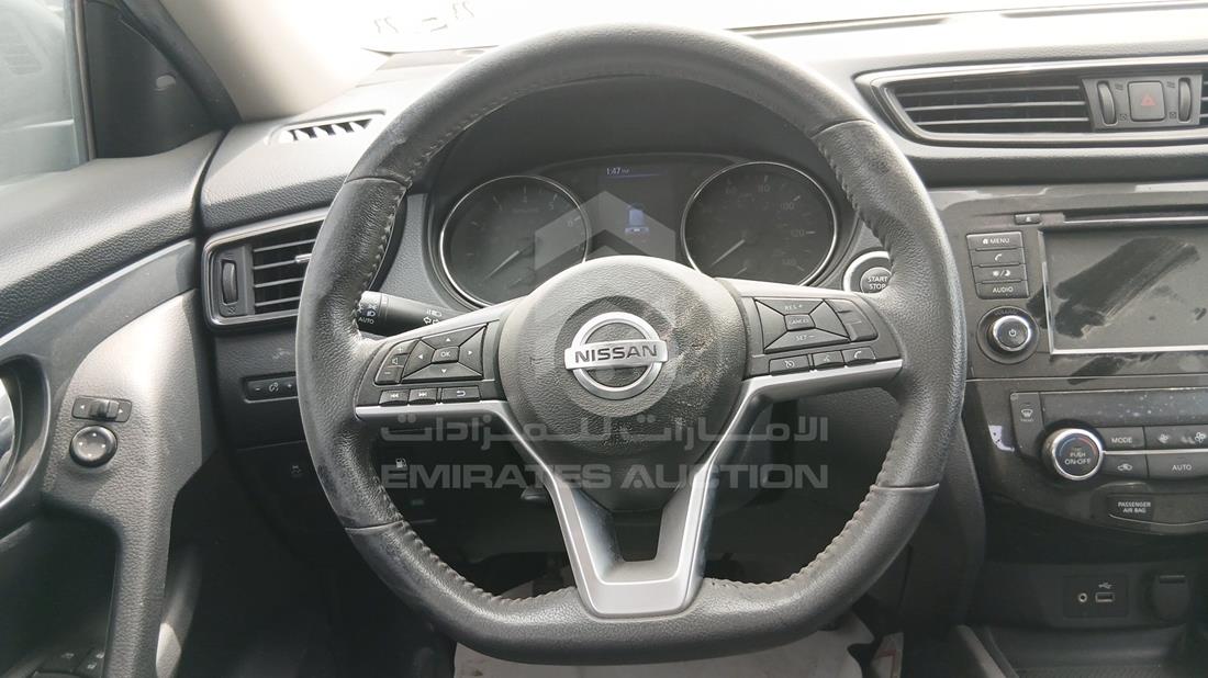 2020 Nissan Rogue — Steering & Mounted Controls — Photo 13
