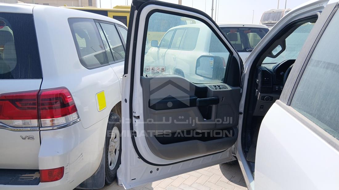 فورد اف 150 2019 — الباب الأمامي الأيسر — صورة 11