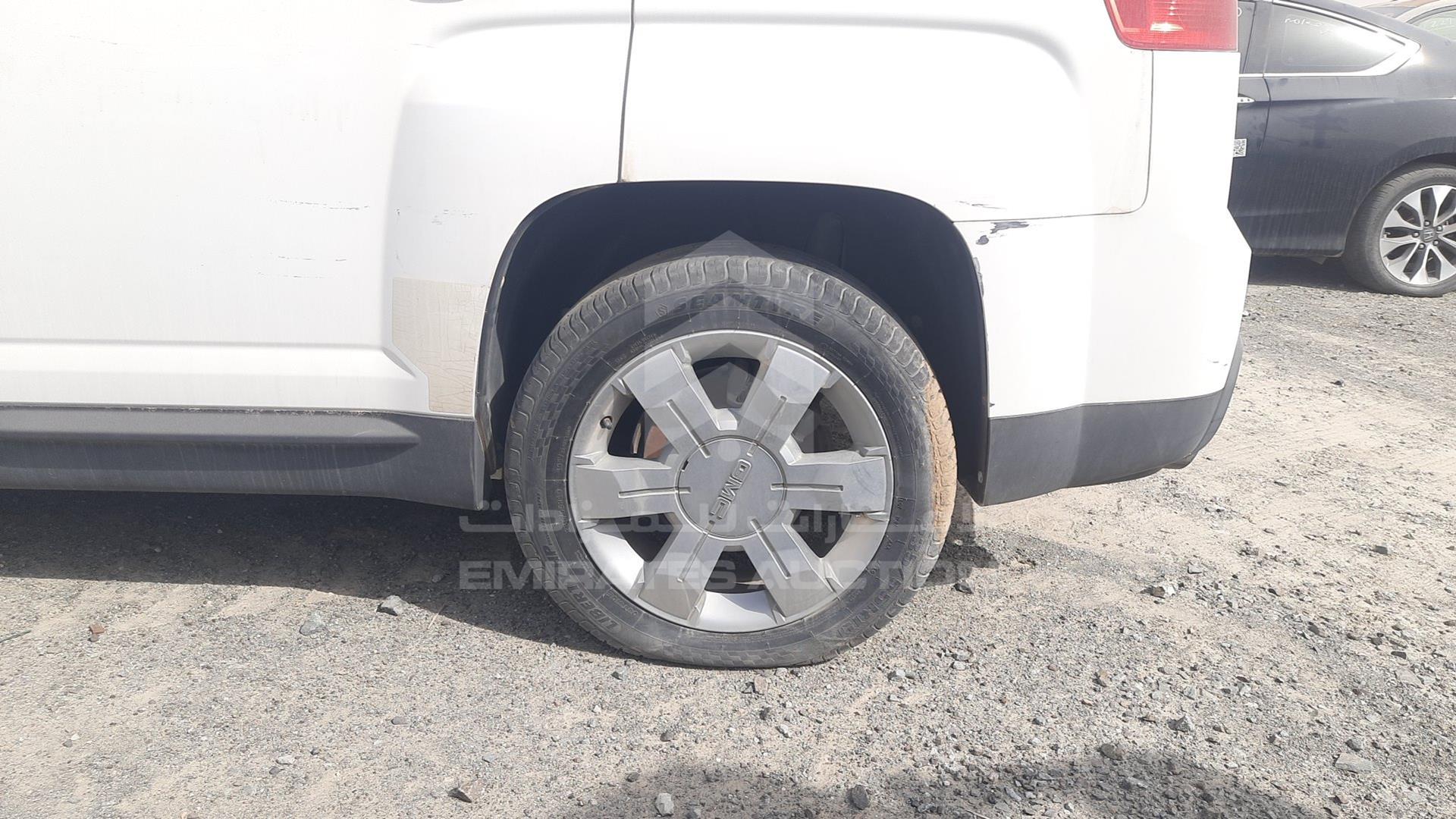 2011 GMC TERRAIN VIN: 2CTFL8E51B6452736