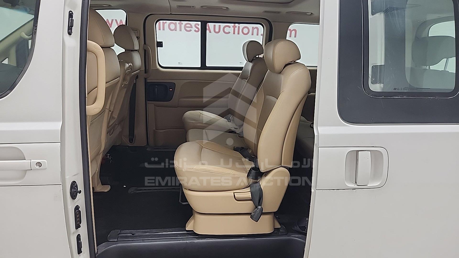2018 HYUNDAI H1 VIN: KMJWA37R0JU946956