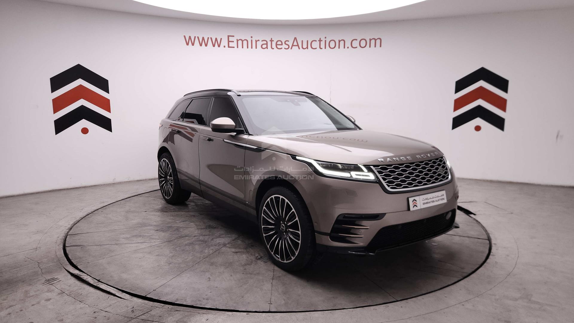 2019 RANGE ROVER VELAR VIN: SALYA2BX7KA223325