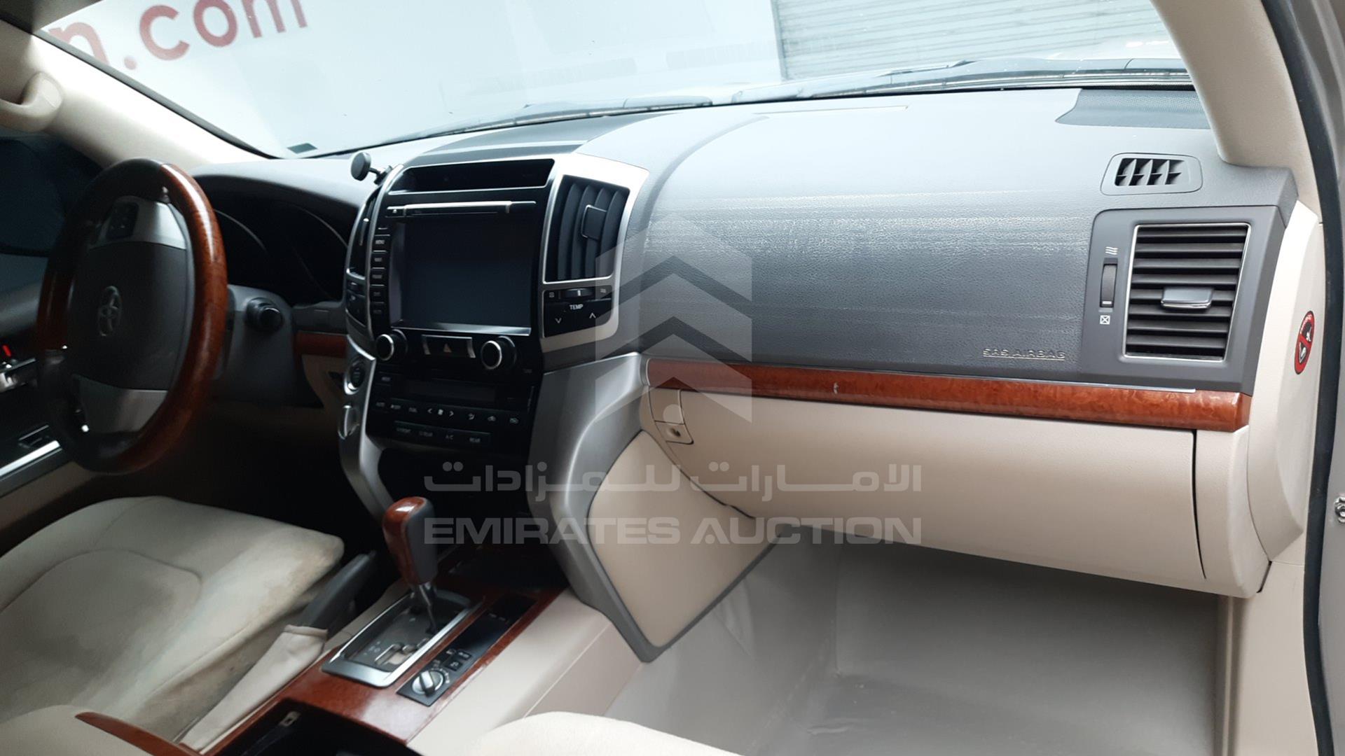 2015 TOYOTA LAND CRUISER VIN: JTMHY05J5F4032408