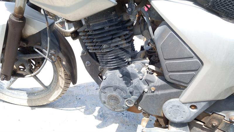 ME1KG0593D2003482 Auction: EmiratesAuction Lot: 406851 ME1KG0593D2003482 Yamaha Motorbike 2013 SILVER Photo 16