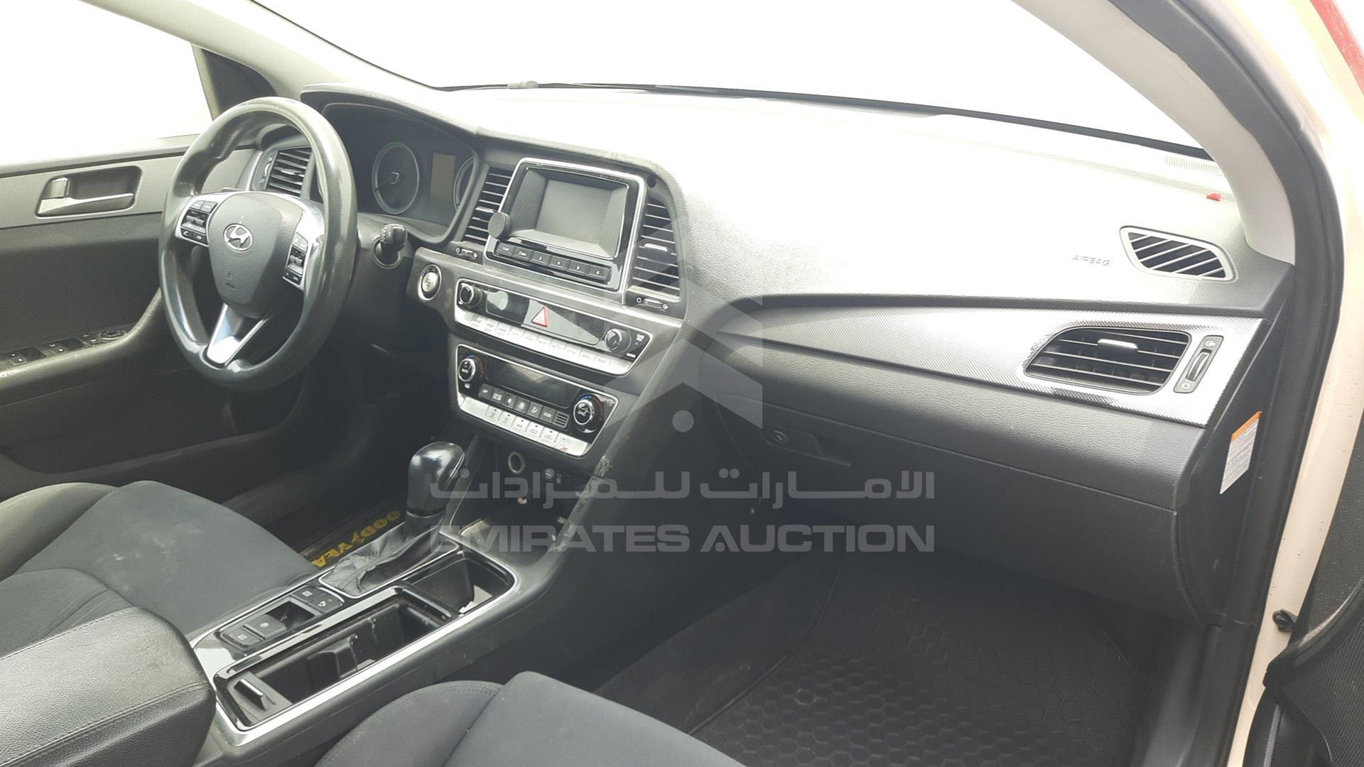 2019 HYUNDAI SONATA VIN: KMHE24138KA092953