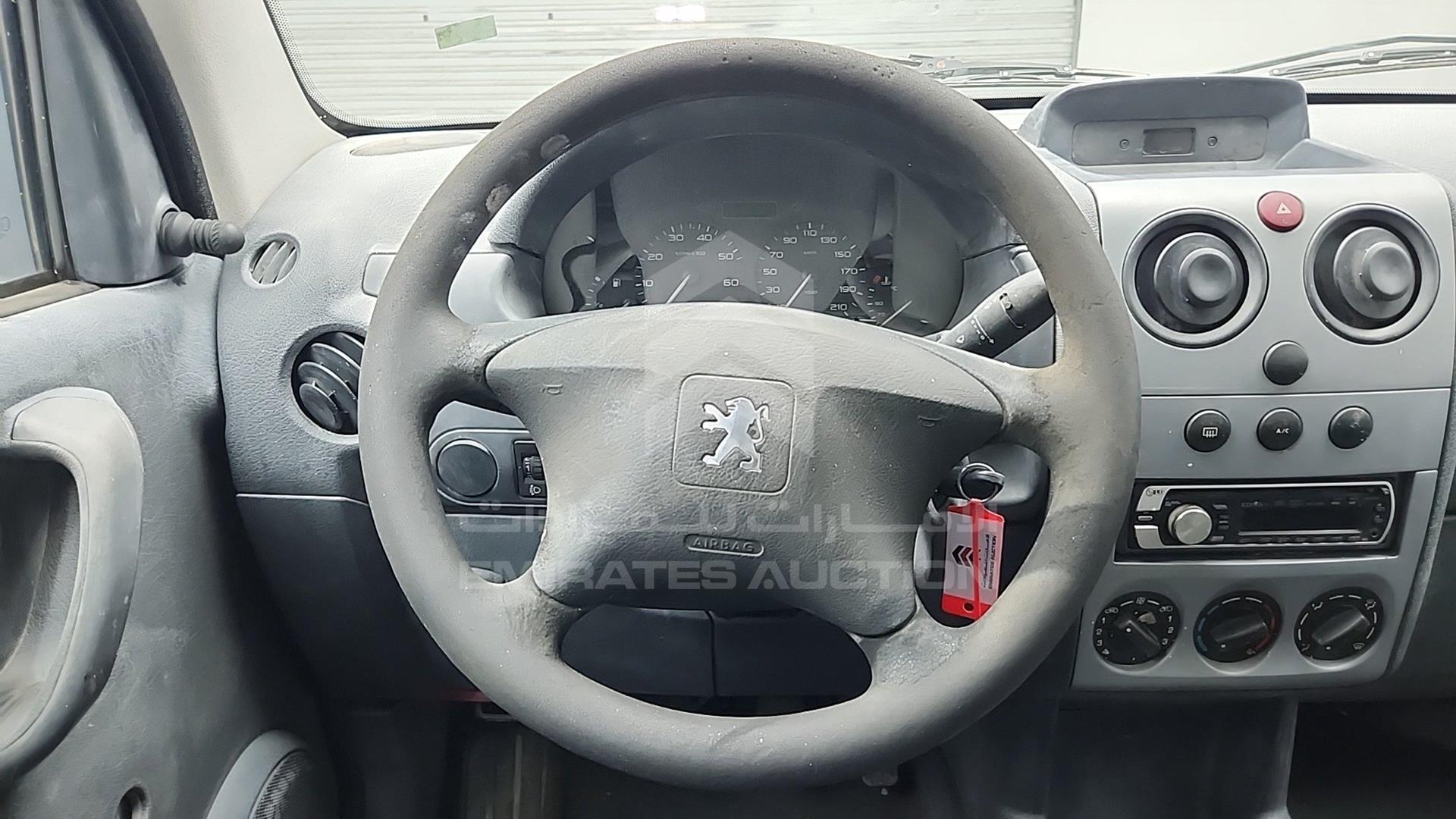 2013 PEUGEOT PARTNER VIN: VF3GJKFW7DX500775