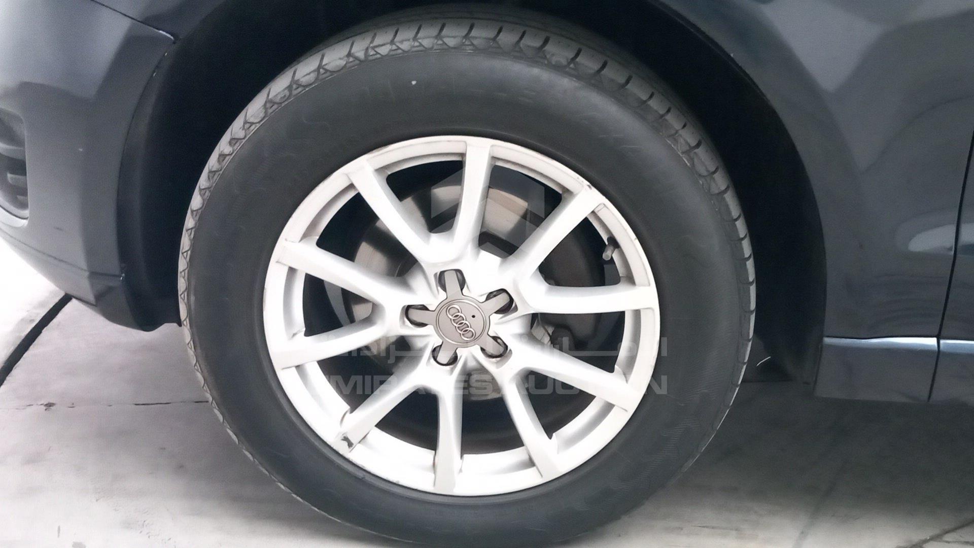 2011 AUDI Q5 VIN: WAUCFC8R2HA042938