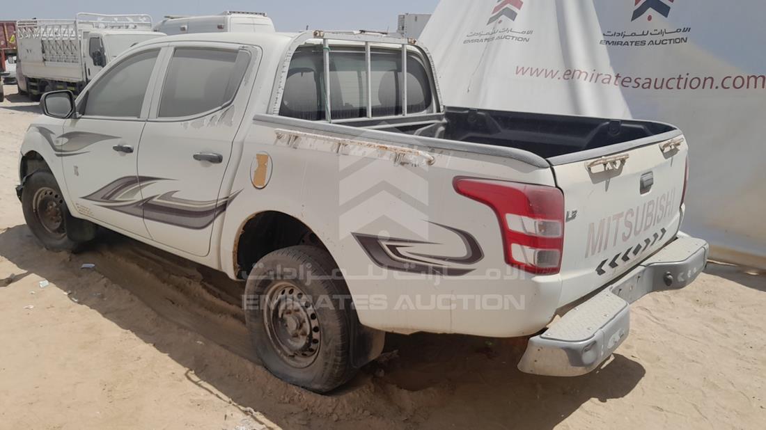ميتسوبيشي L 200 2016 — الزاوية الخلفية اليسرى — صورة 7