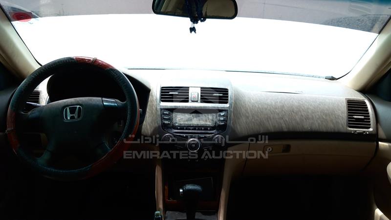 VIN: JHMCM56563C403354 Auction: EmiratesAuction Lot: 404966 VIN: JHMCM56563C403354 Honda Accord 2003 WHITE Photo 16