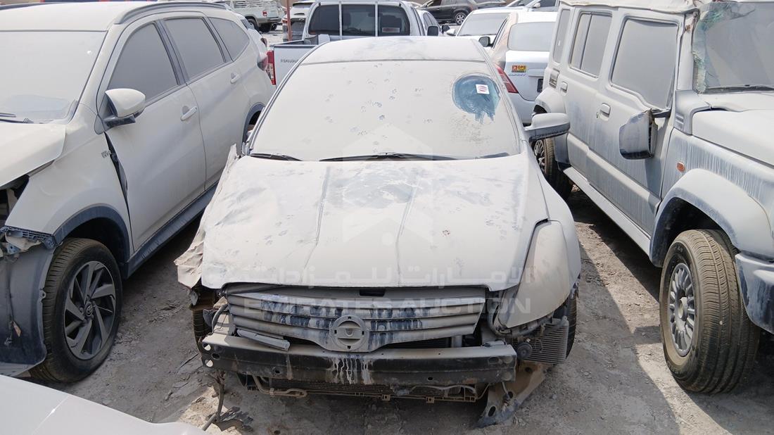 نيسان التيما 2008 — الزاوية الأمامية بالكامل — صورة 1