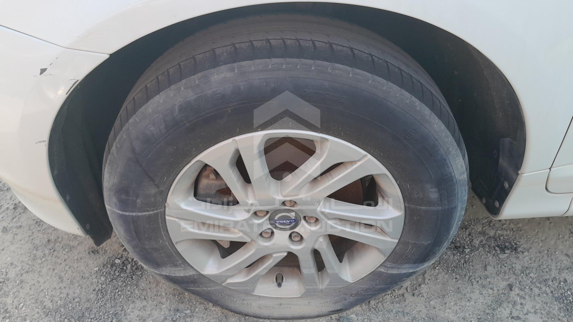 0 VOLVO XC 60 VIN: YV140CDZ6F2742194