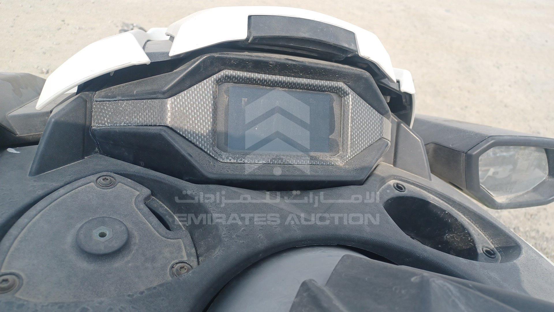 2021 JET SKI + TROLLEY YAMAHA VIN: USYAMA2416H121
