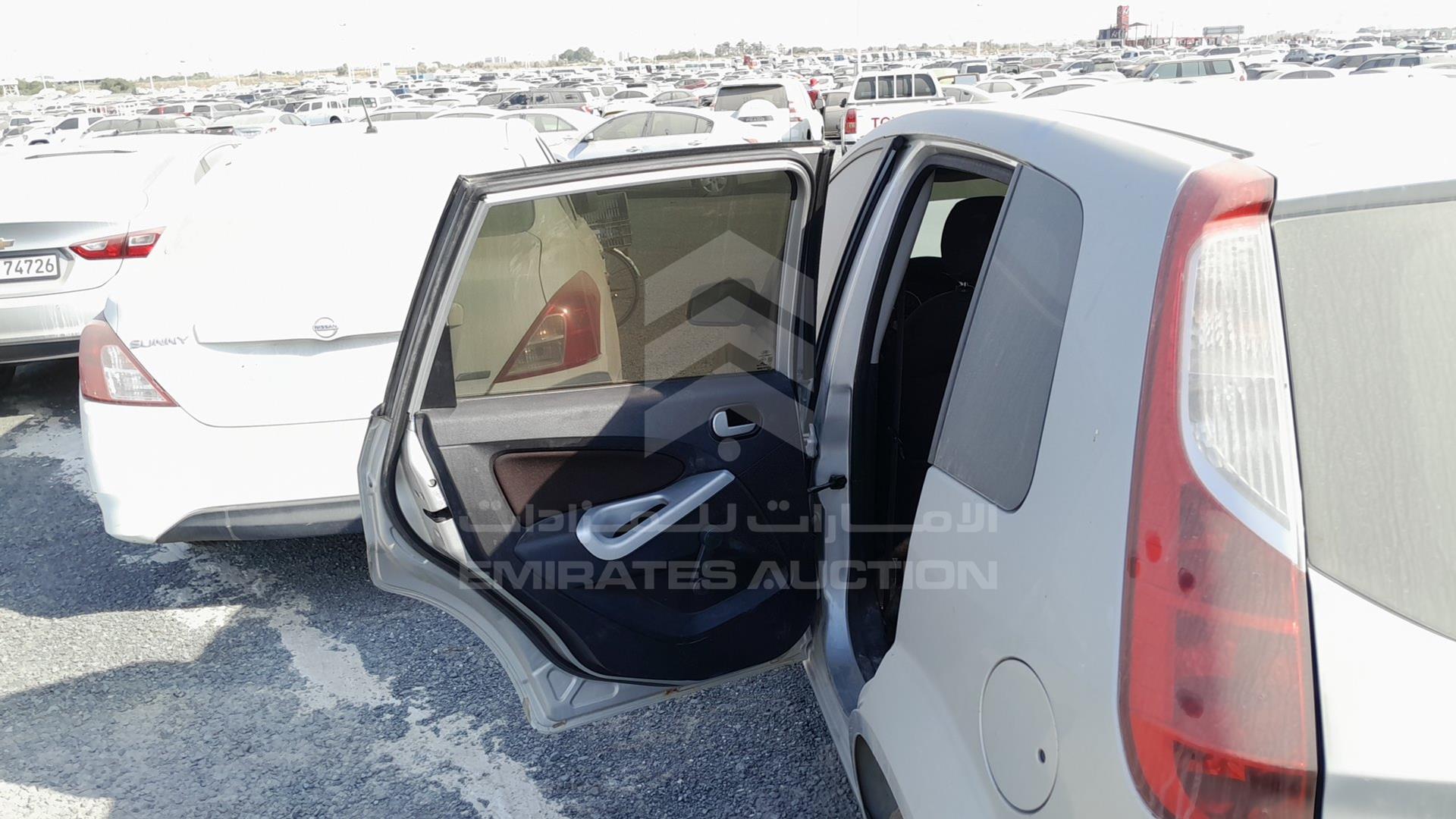 2011 FORD FIGO VIN: MAJTJ21D2BAE39004