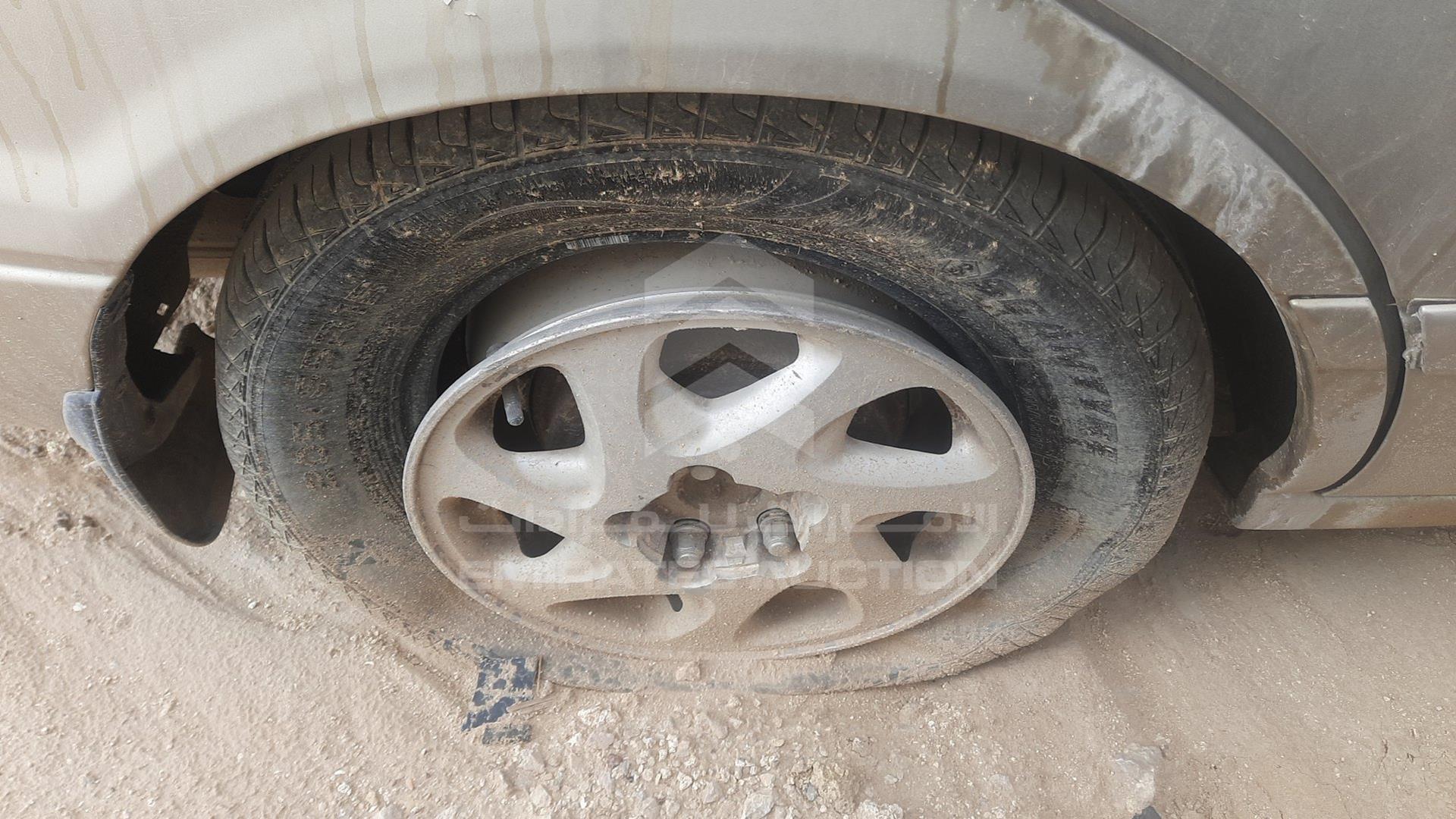 2000 TOYOTA --- VIN: JT2BG22K7Y0526760