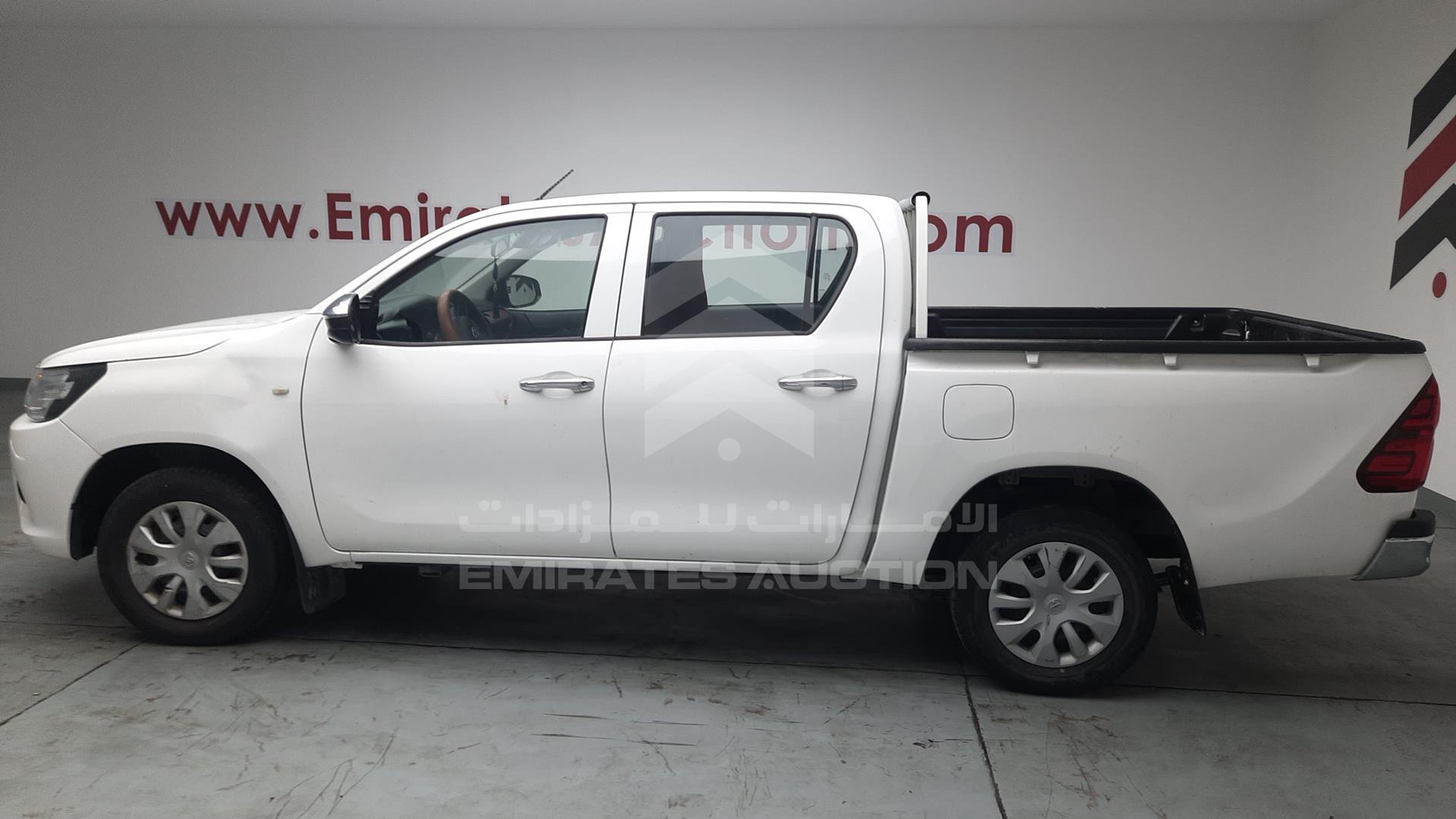 2017 TOYOTA HILUX VIN: MR0CX8CD3H0542227