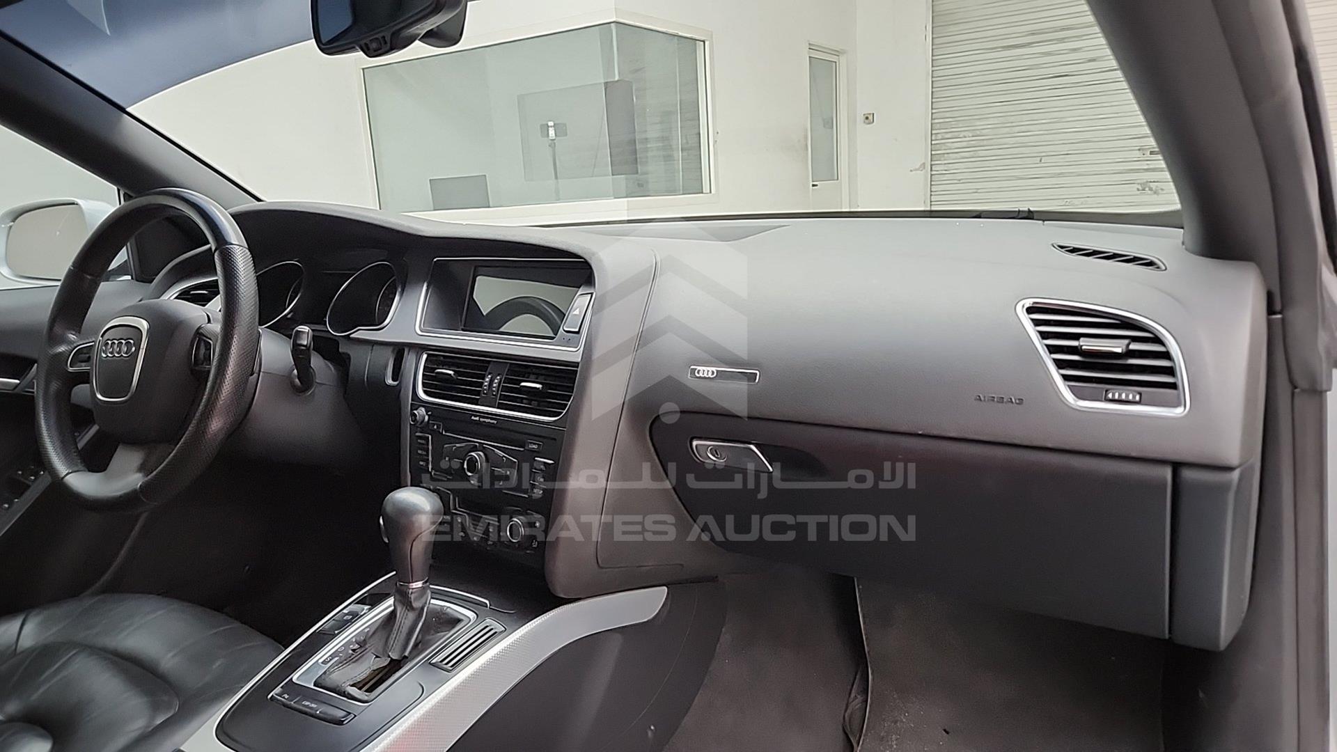 2010 AUDI A5 VIN: WAUAFB8F9AN012270
