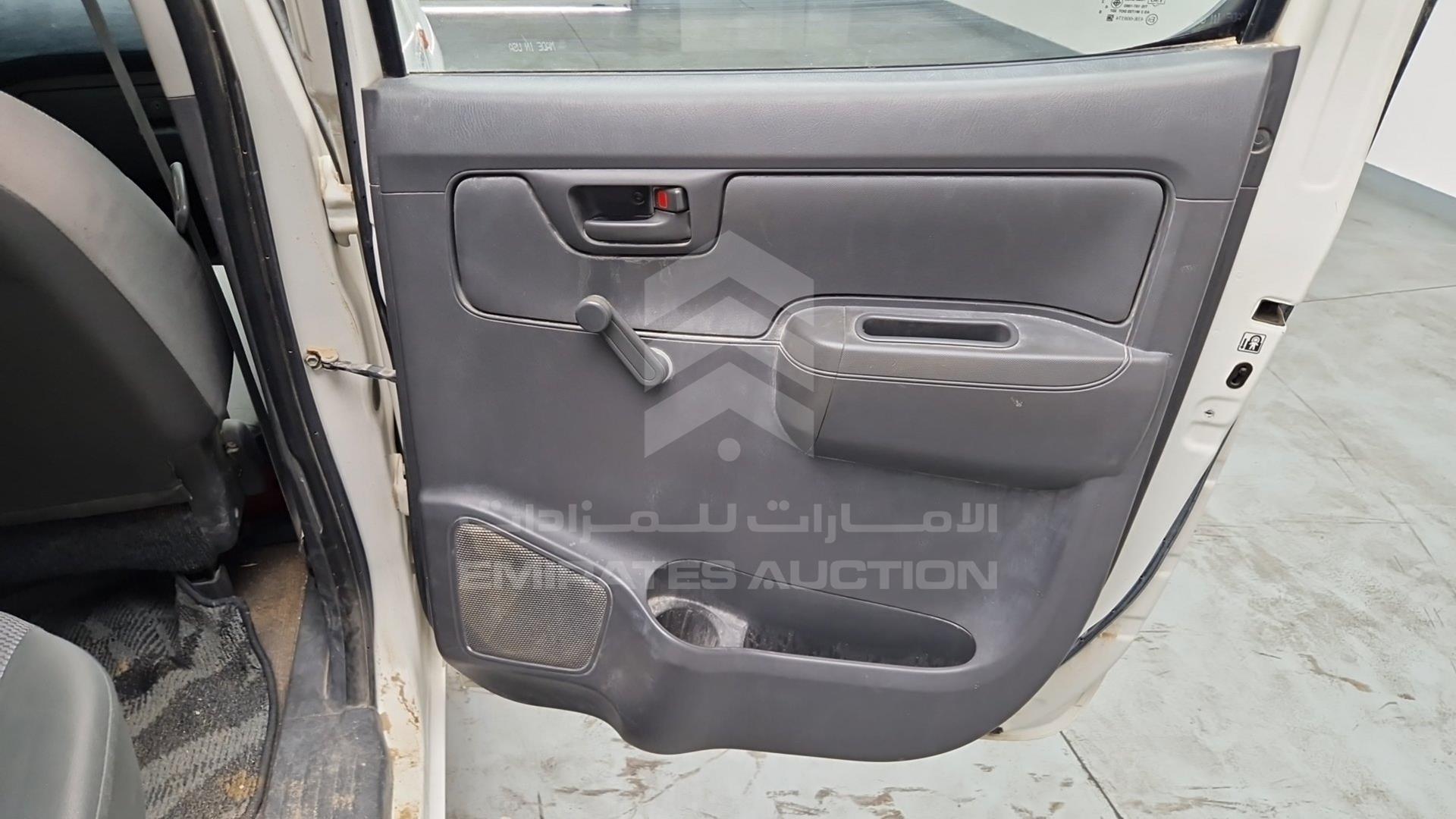 2015 TOYOTA HILUX VIN: MR0EX12G5F2354399