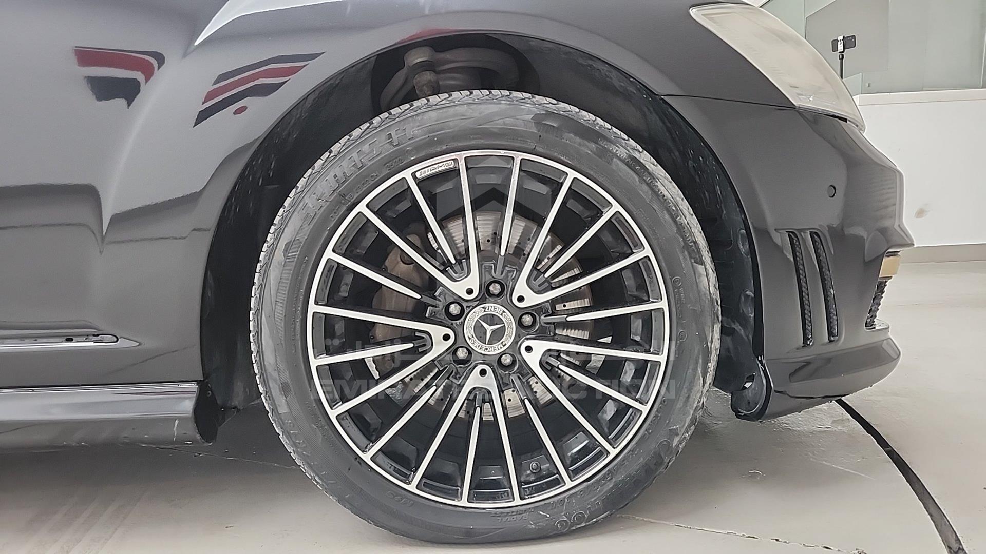 2007 MERCEDES S 550 VIN: WDDNG71X57A035326