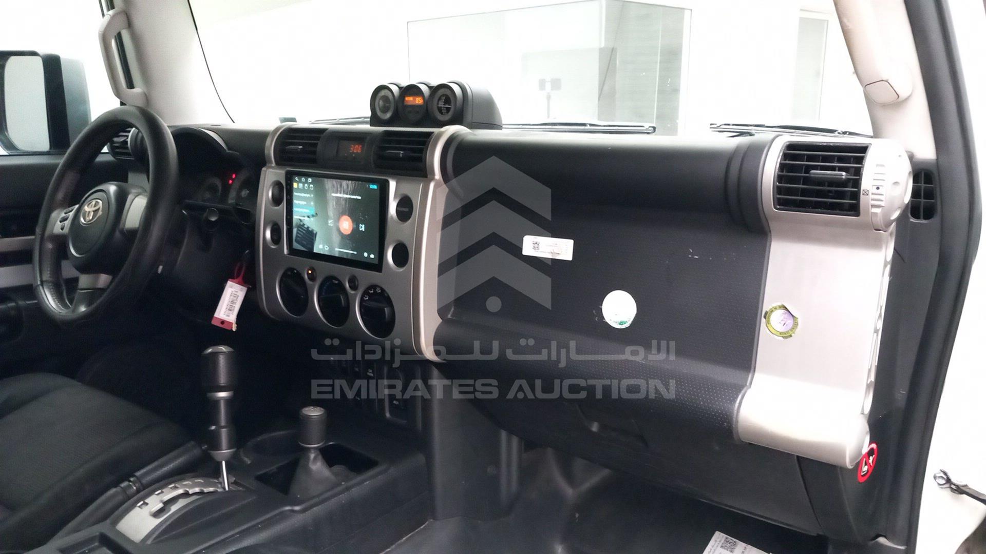 2010 TOYOTA FJ CRUISER VIN: JTEBU11F7AK087211