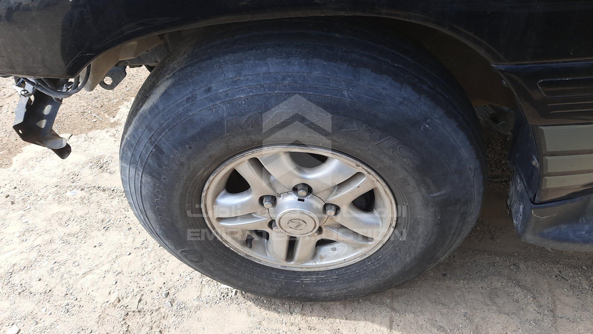 1998 TOYOTA LAND CRUISER VIN: JT3HT05J2W0014149