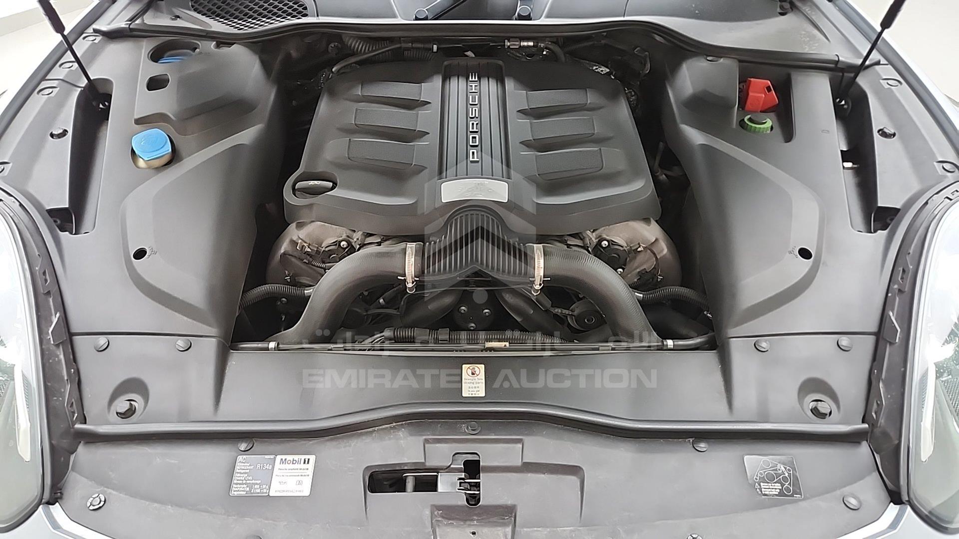 2016 PORSCHE CAYENNE VIN: WP1ZZZ92ZGLA72836