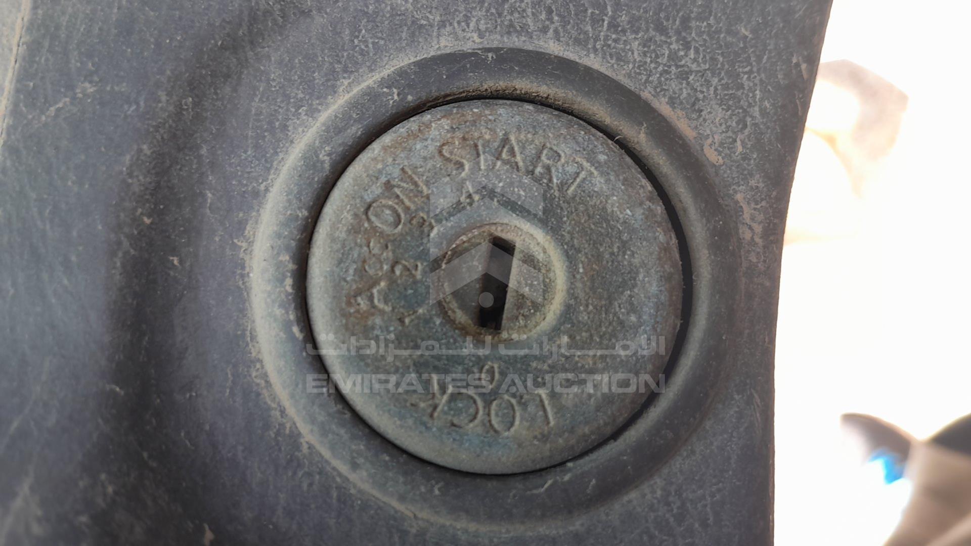 2001 NISSAN 2400 VIN: JN6DD22Y51X000201