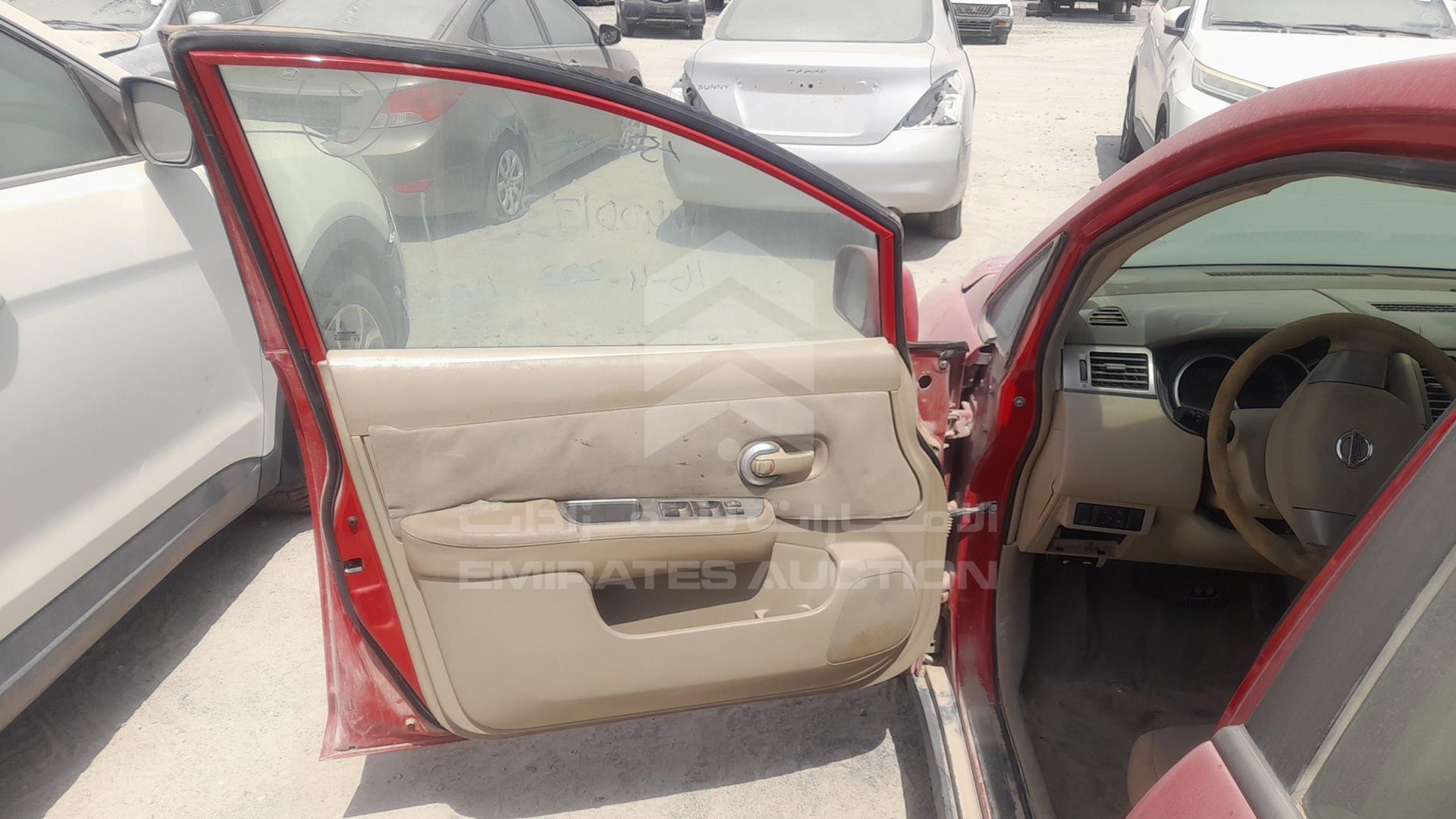 2011 NISSAN TIIDA VIN: 3N1BC1C64BK218379