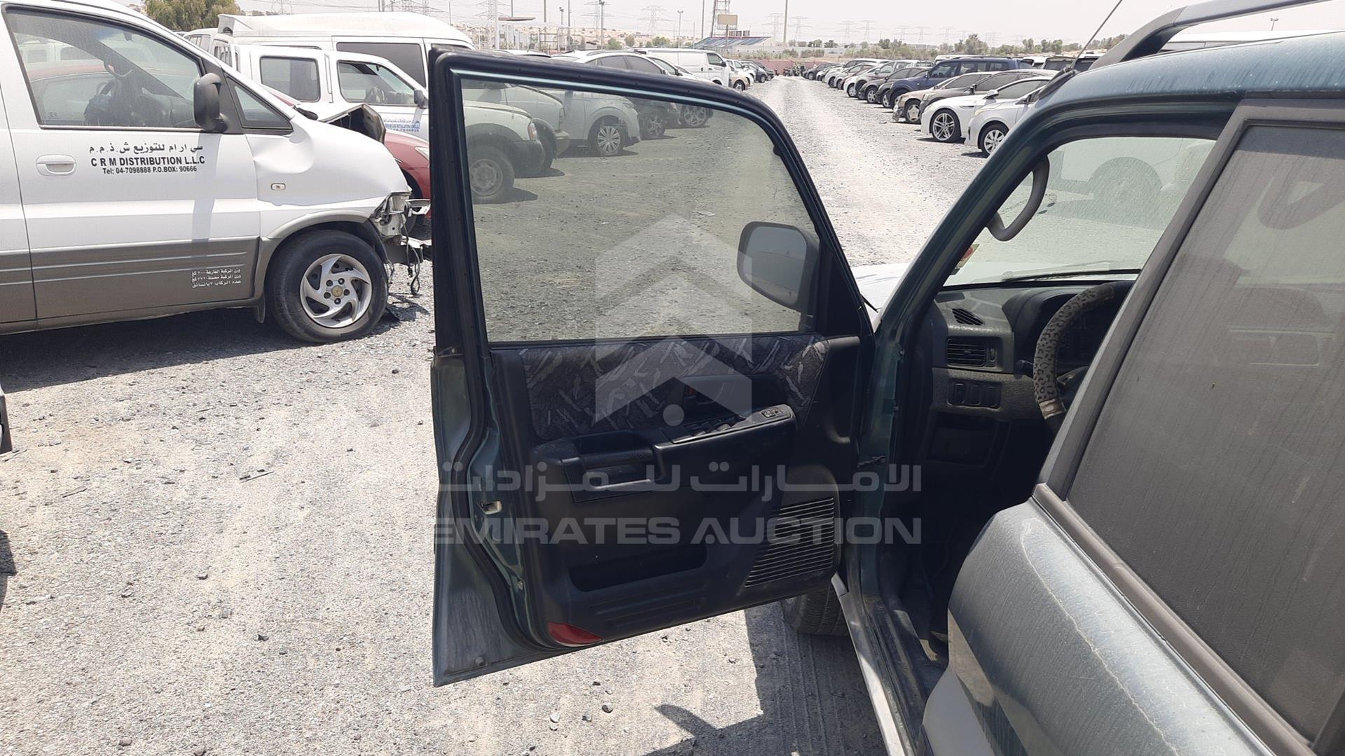 2000 MITSUBISHI PAJERO VIN: JMYLRH76WYY700118