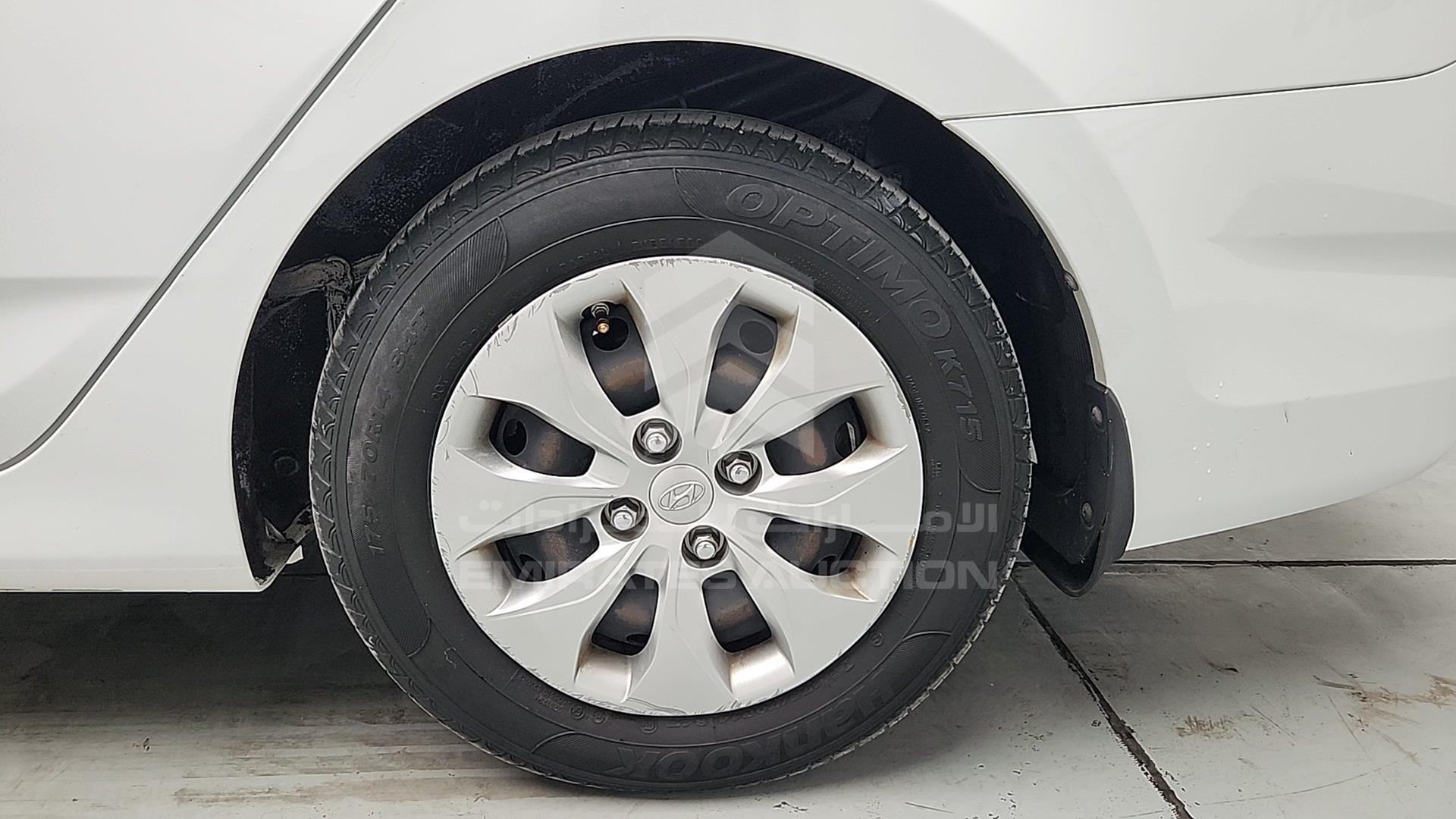 2017 HYUNDAI ACCENT VIN: KMHCT41B5HU235733