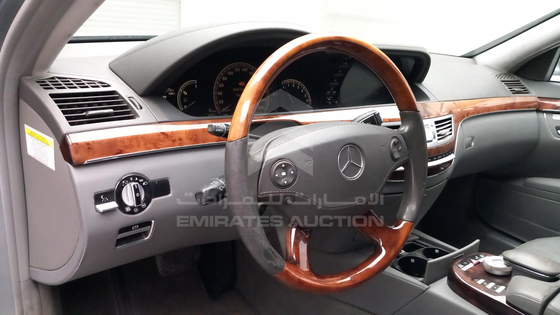 2008 MERCEDES S 550 VIN: WDDNG71X38A189891