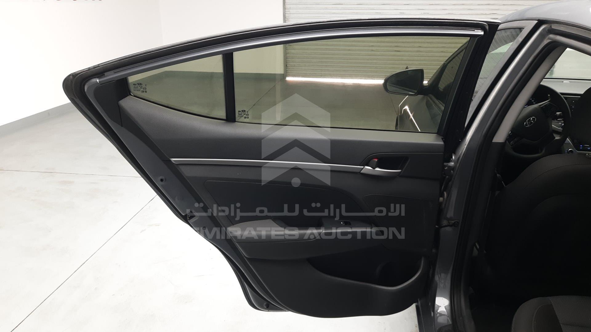 2017 HYUNDAI ELANTRA VIN: KMHD741CXHU399092