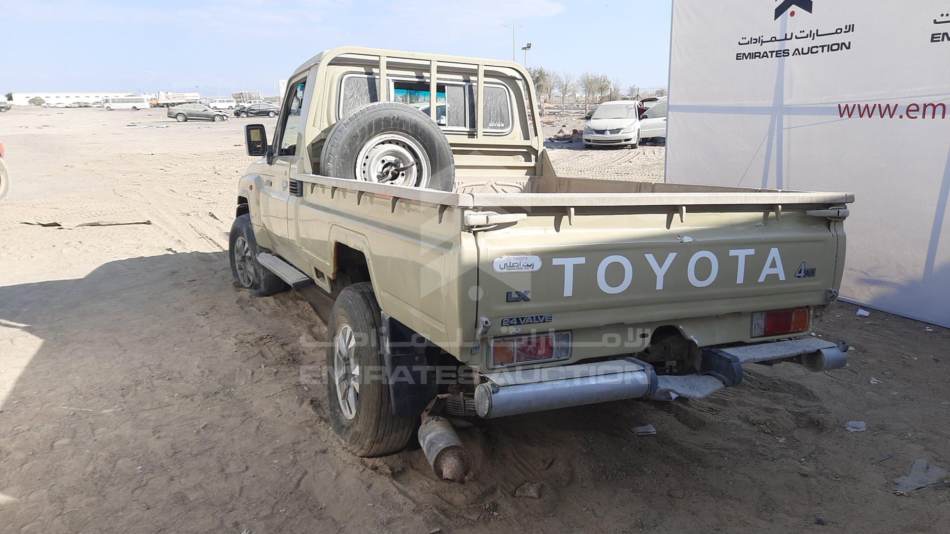 2009 TOYOTA LAND CRUISER VIN: JTFLJ73J896051562