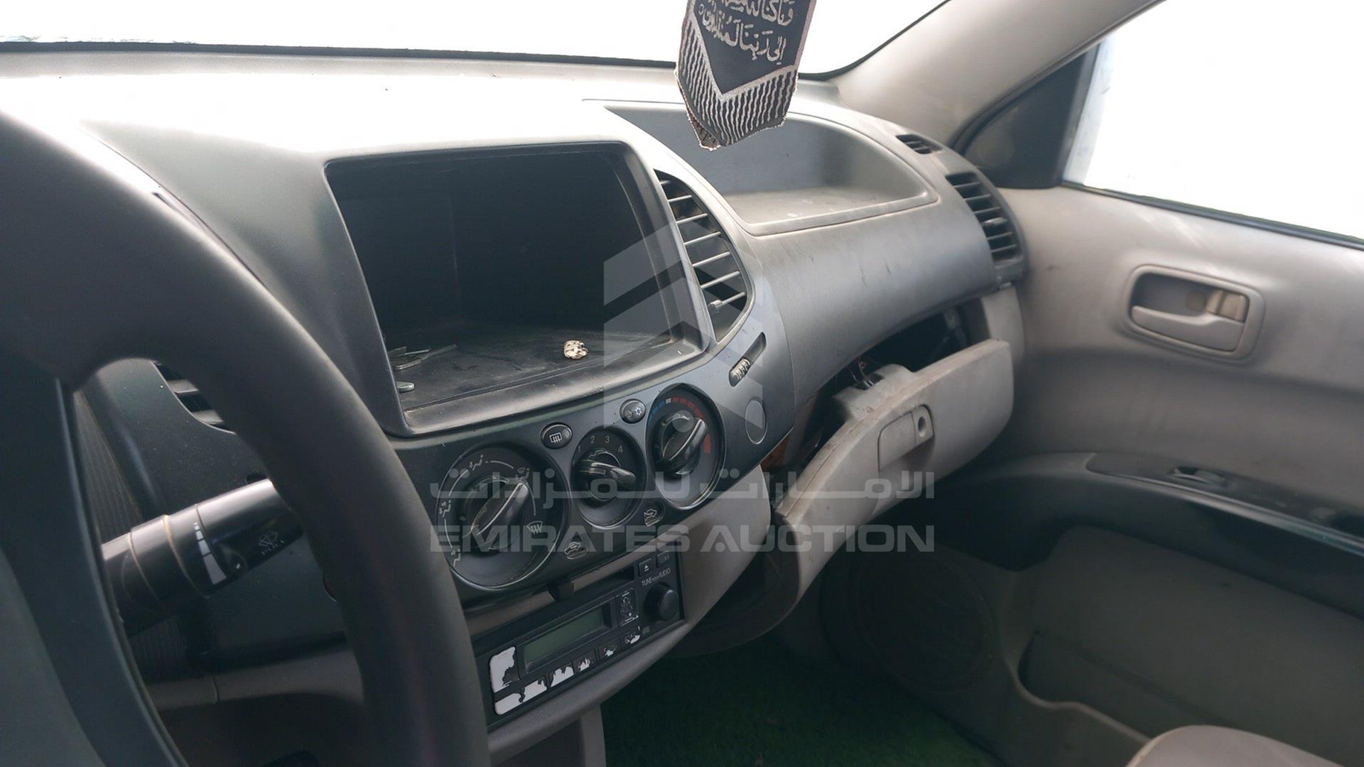 2011 MITSUBISHI L 200 VIN: MMBJNKA50BD026094